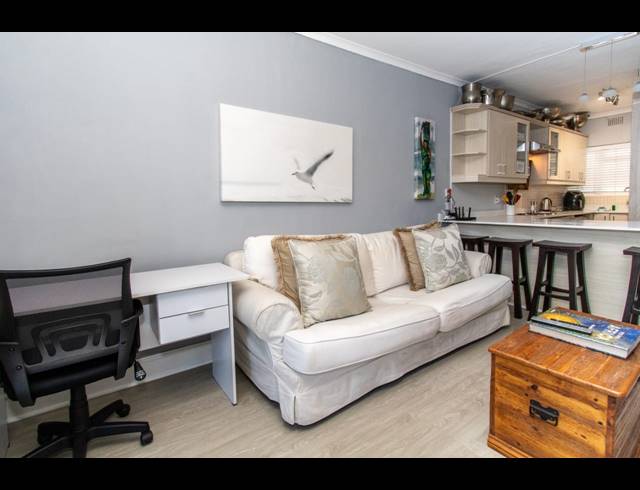1 BEDROOM APARTMENT TO LET IN THREE ANCHOR BAY